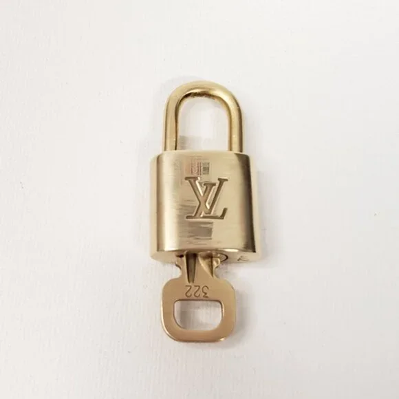 100% Authentic Louis Vuitton Authentic Gold Padlock Shiny Excellent 112825 - Picture 9 of 10